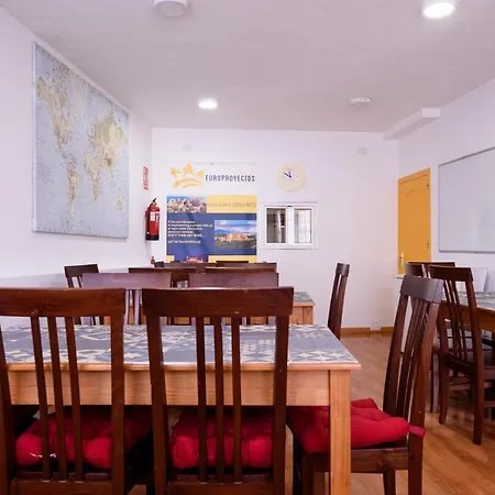 Hostel Lunalba *