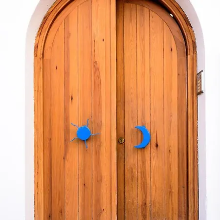 Hostel Lunalba *
