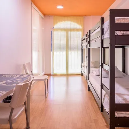 Lunalba Hostel Malaga