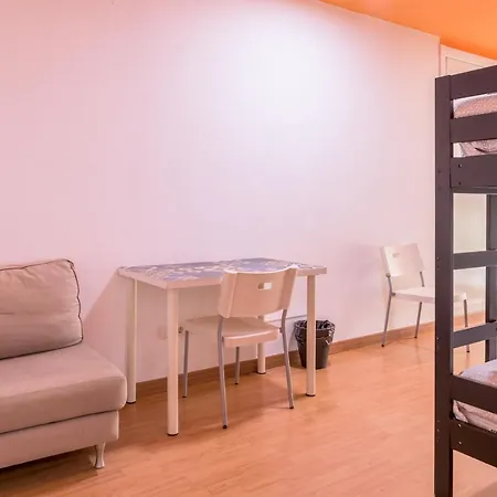 Hostel Lunalba Malaga
