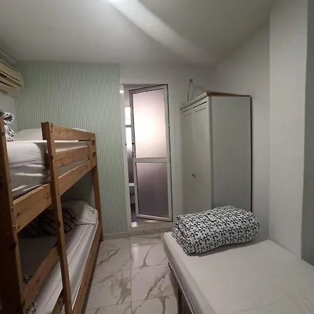Lunalba Hostel Malaga
